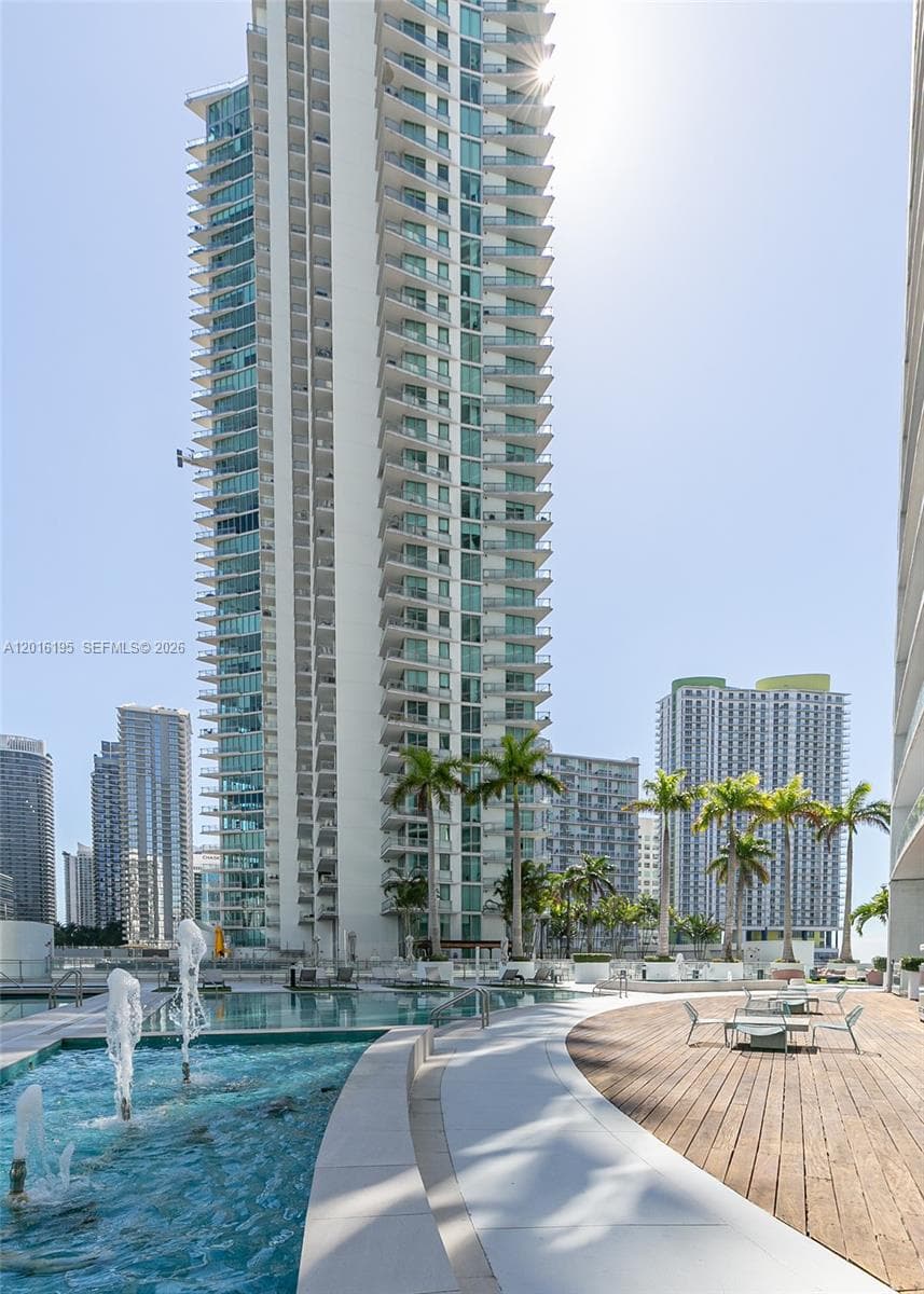 90 SW 3rd St # 1611, Miami FL 33130 — 25