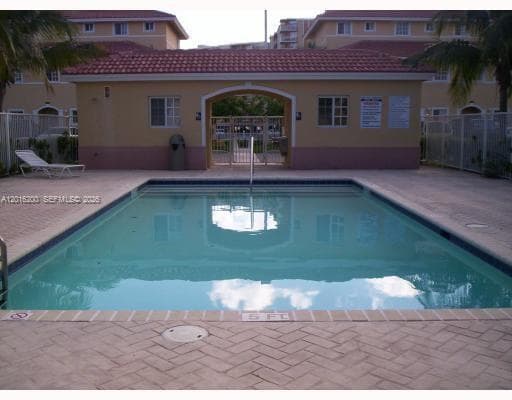 2170 NE 167th St # 103, North Miami Beach FL 33162 — 22