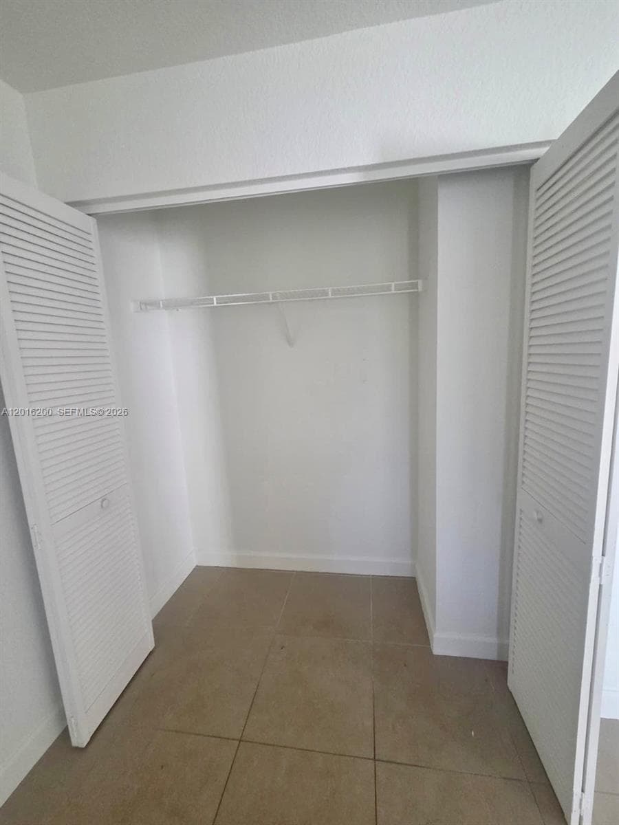 2170 NE 167th St # 103, North Miami Beach FL 33162 — 14