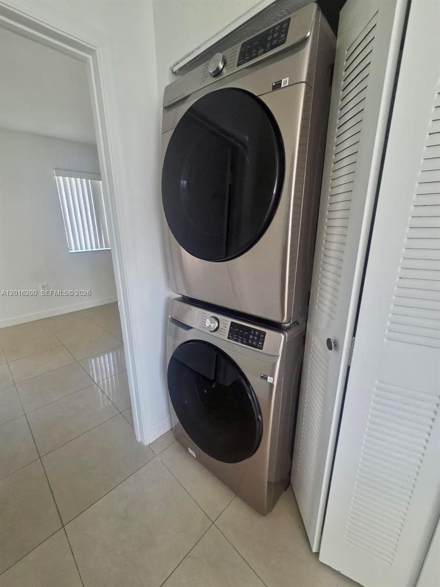 2170 NE 167th St # 103, North Miami Beach FL 33162 — 18