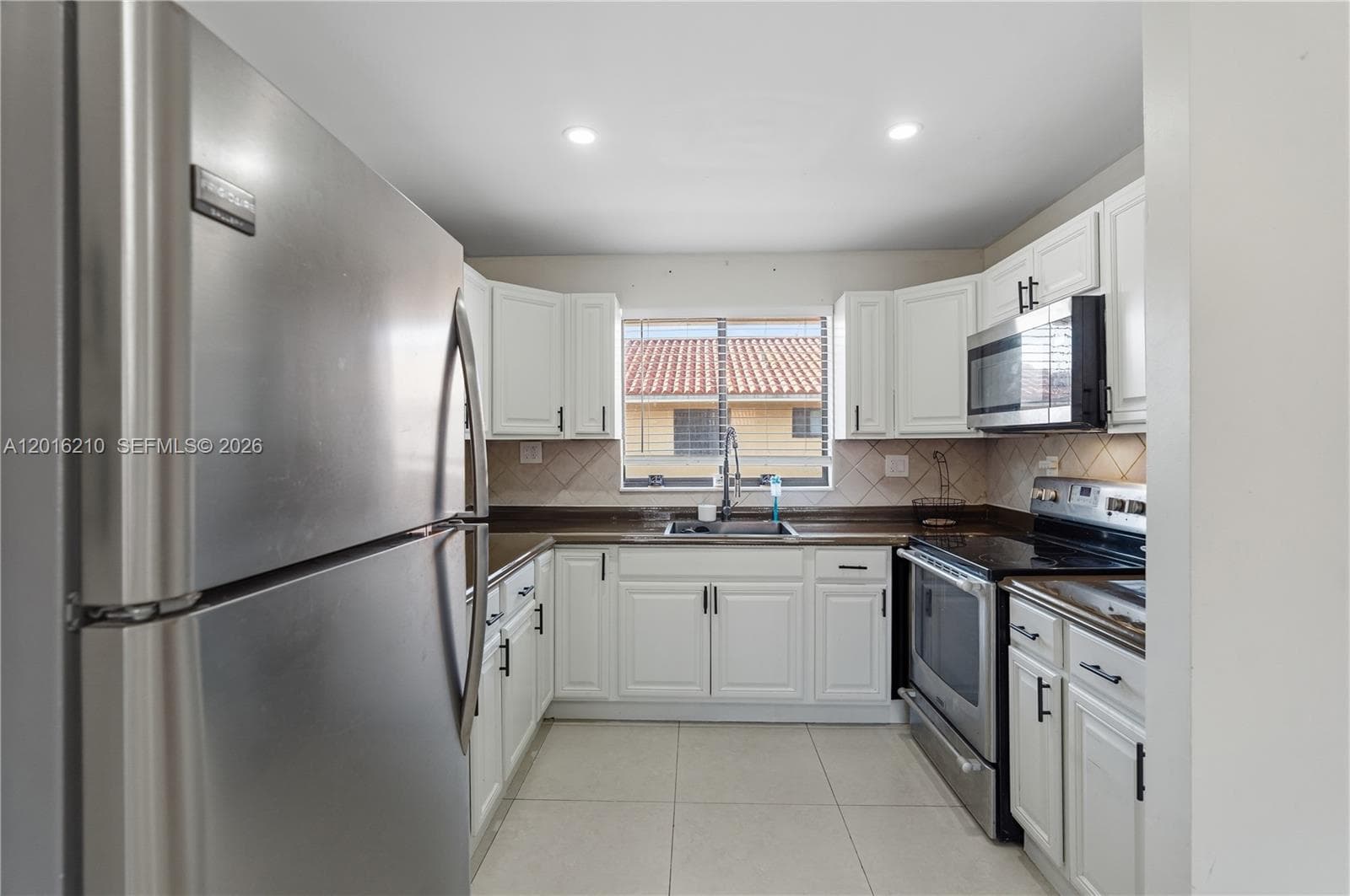 2735 W 60th Pl # 204, Hialeah FL 33016 — 5