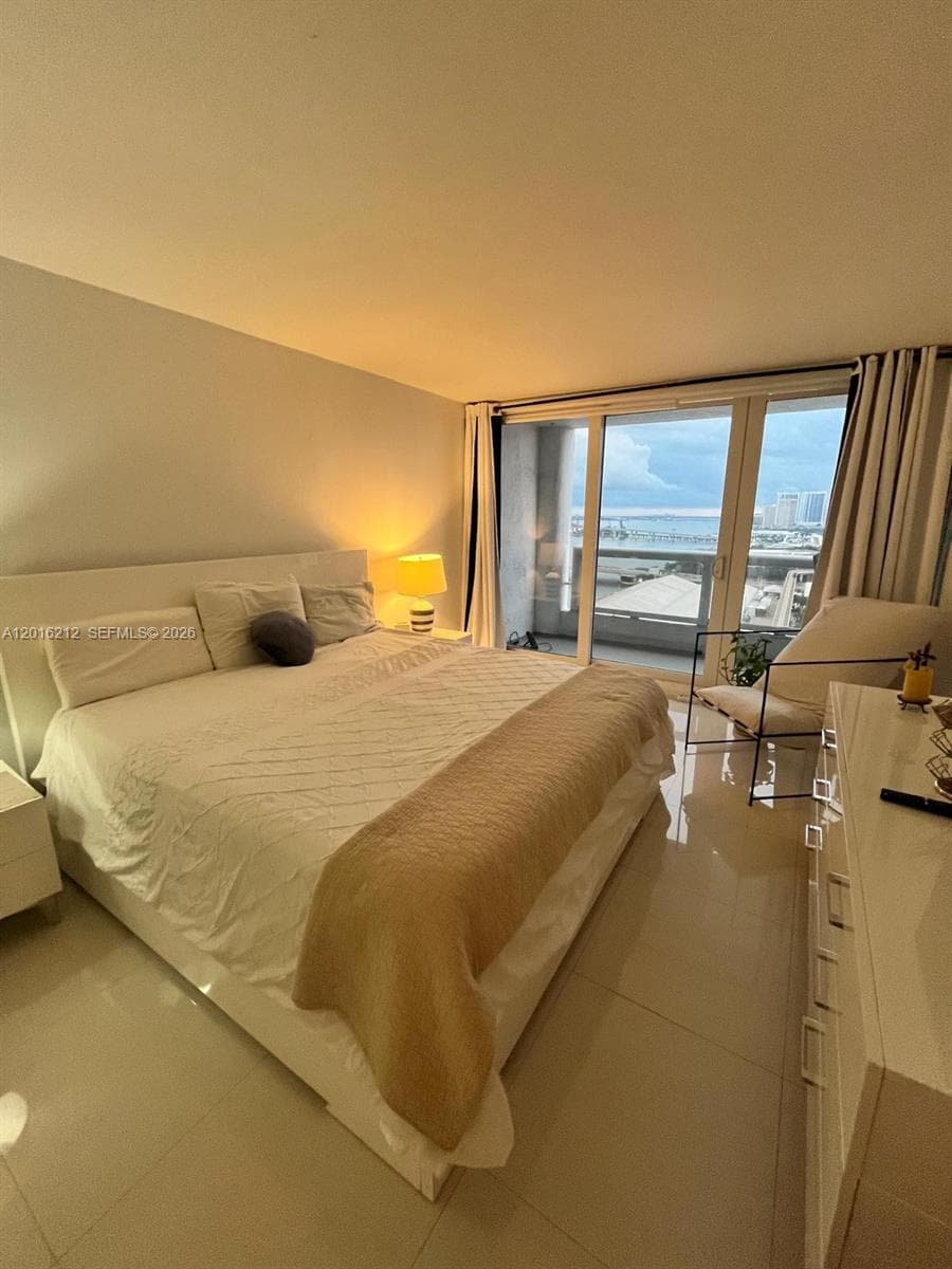 1717 N Bayshore Dr # 2453, Miami FL 33132 — 16