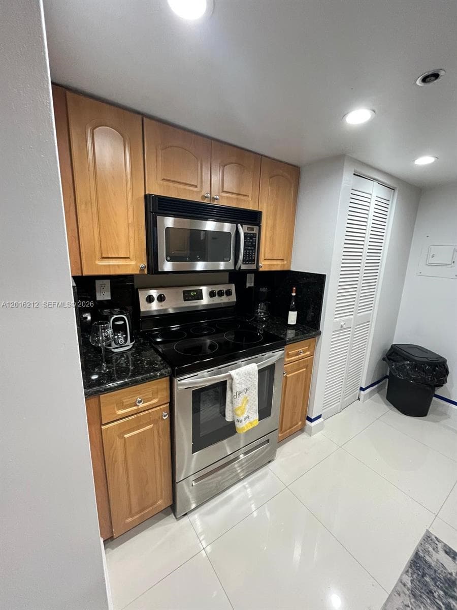 1717 N Bayshore Dr # 2453, Miami FL 33132 — 12
