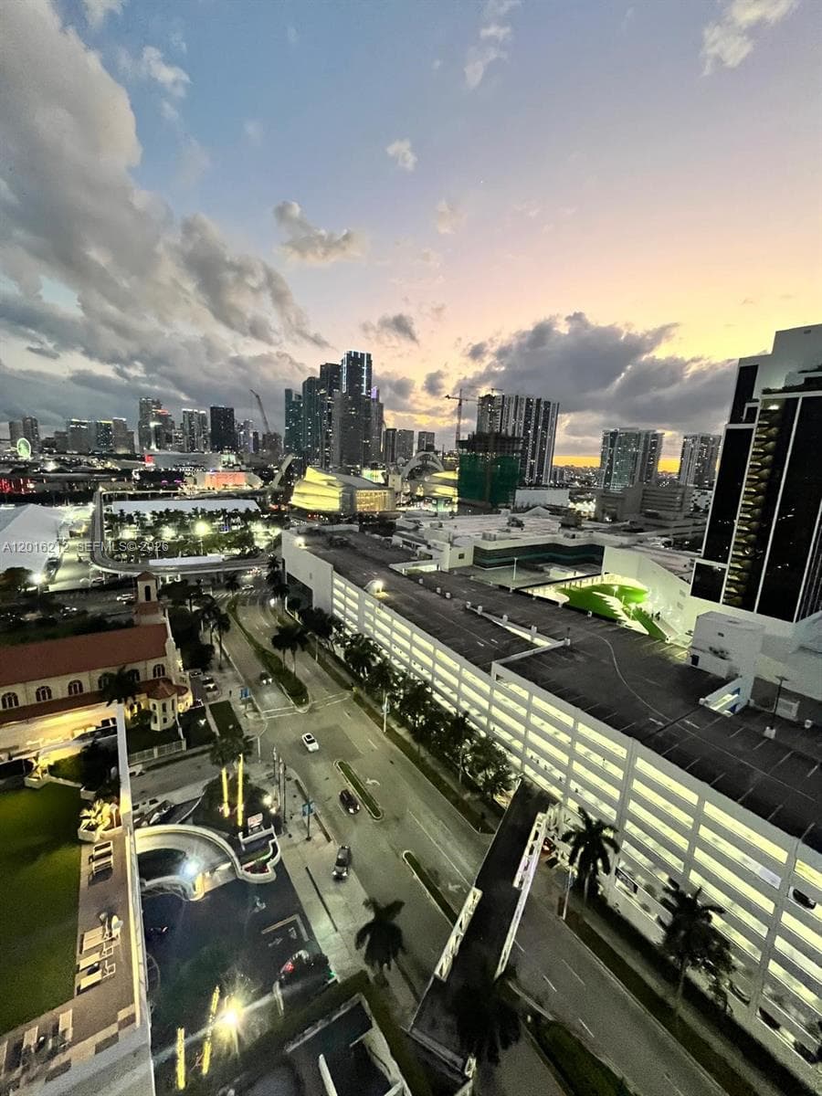 1717 N Bayshore Dr # 2453, Miami FL 33132 — 3