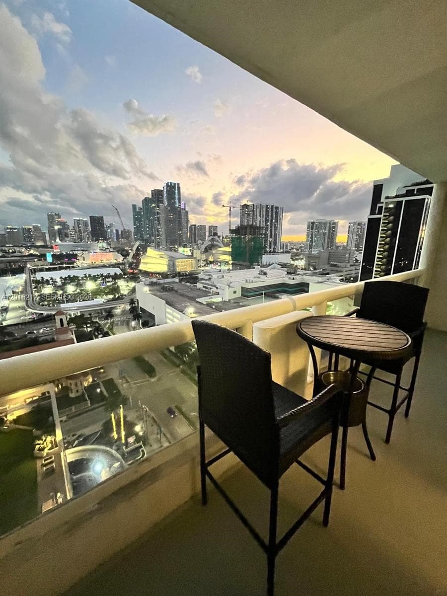 1717 N Bayshore Dr # 2453, Miami FL 33132 — 1