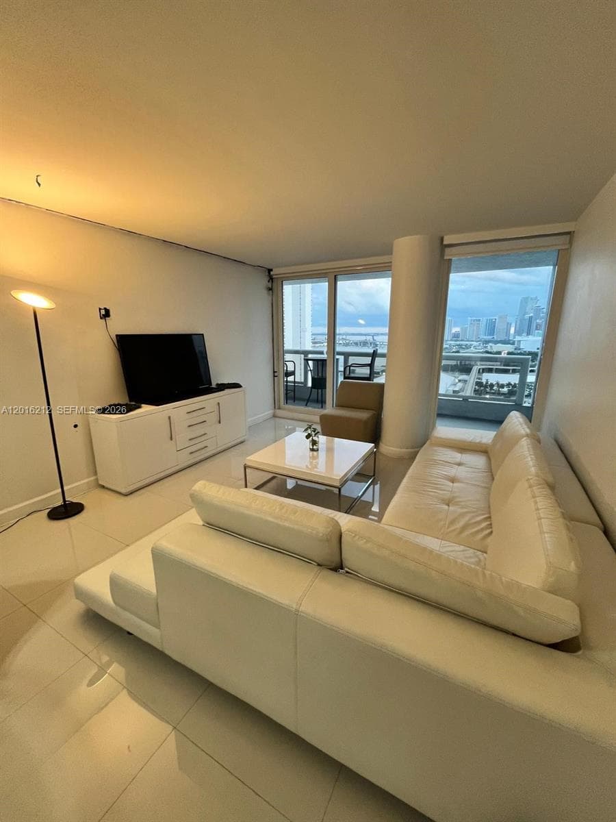 1717 N Bayshore Dr # 2453, Miami FL 33132 — 9