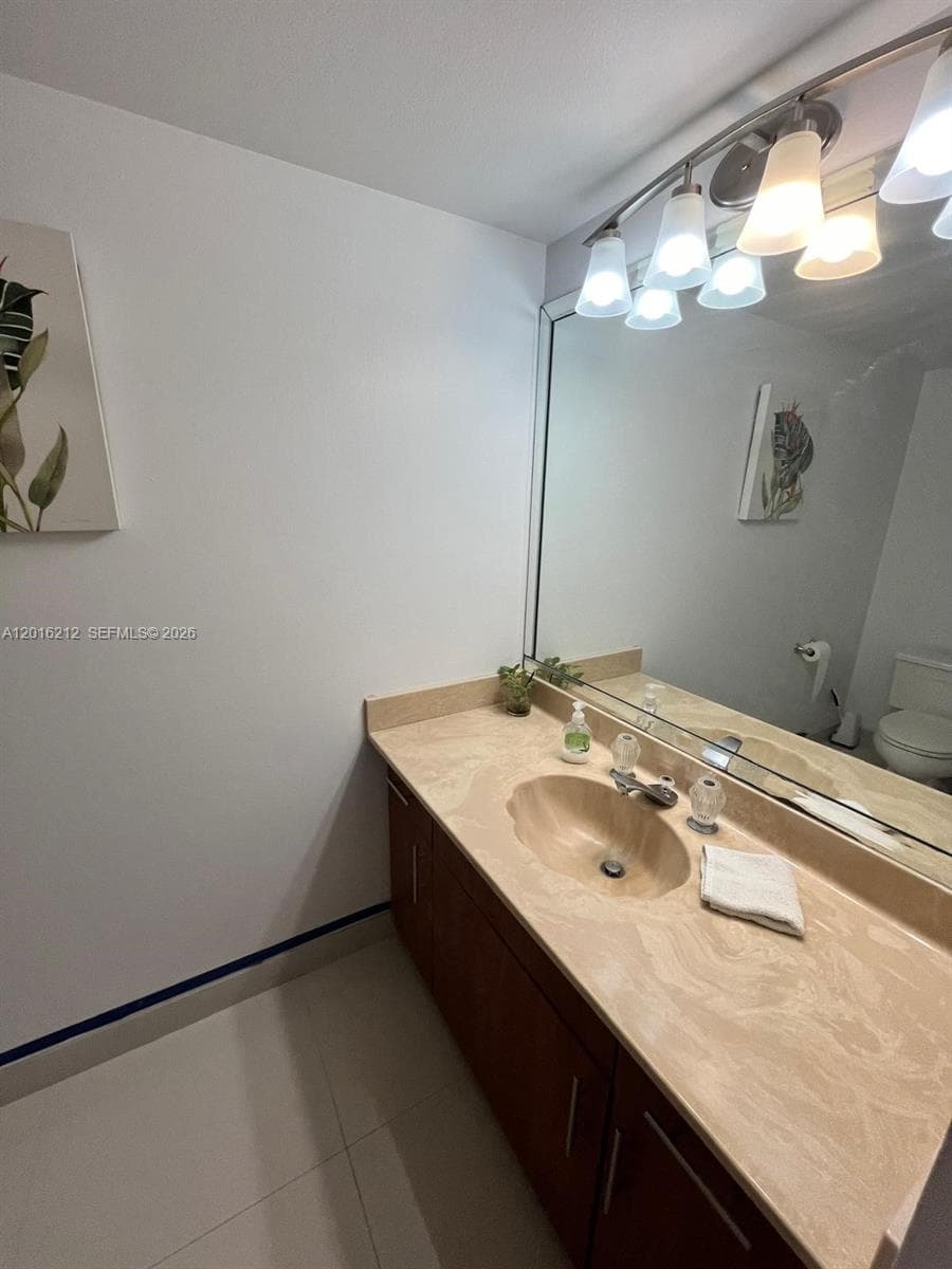 1717 N Bayshore Dr # 2453, Miami FL 33132 — 24