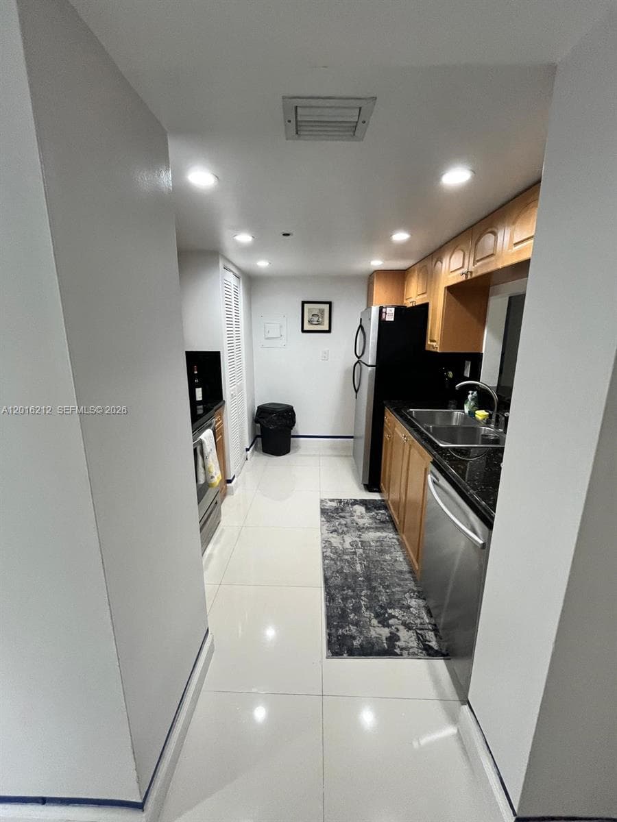 1717 N Bayshore Dr # 2453, Miami FL 33132 — 10