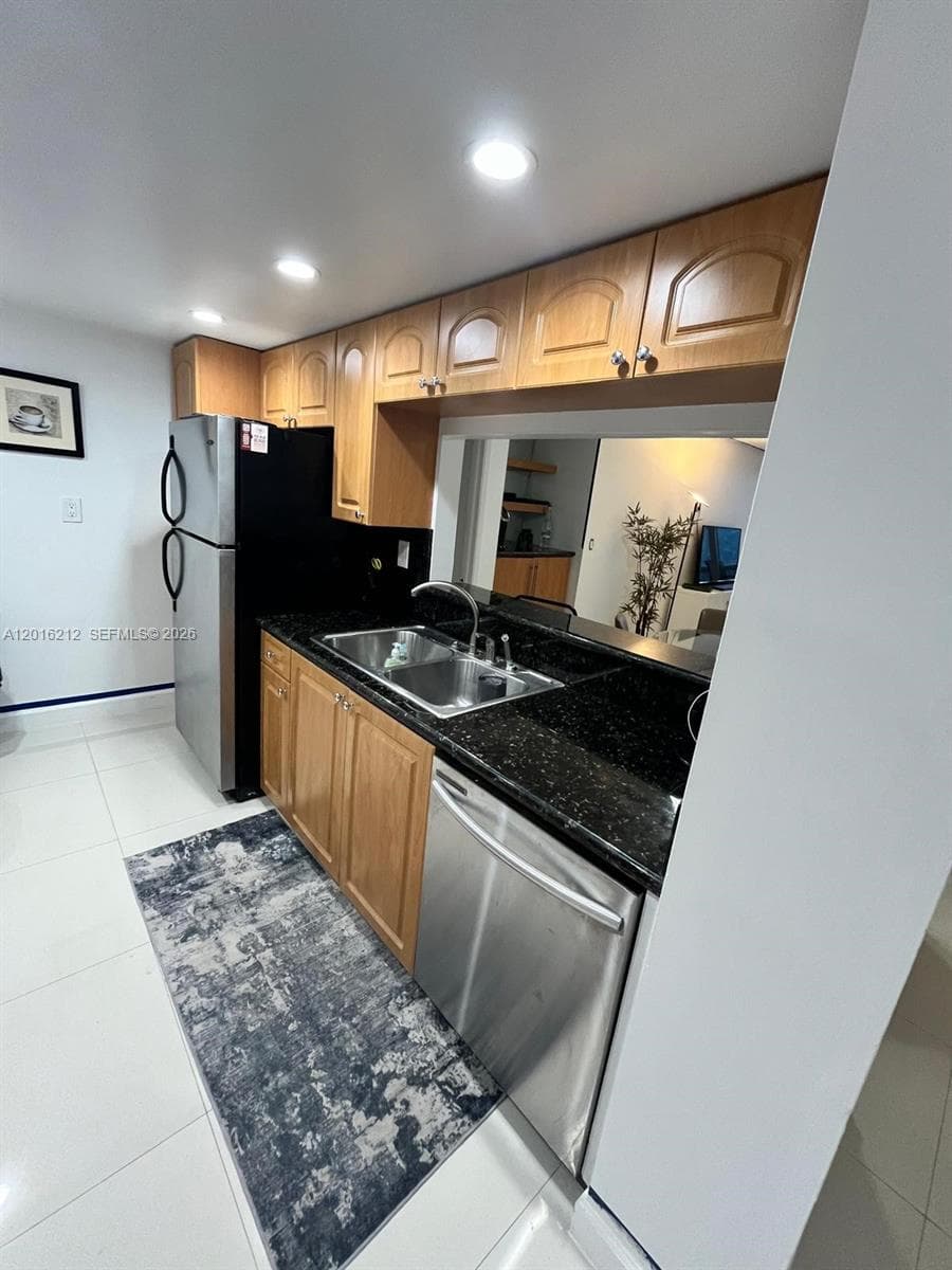 1717 N Bayshore Dr # 2453, Miami FL 33132 — 11