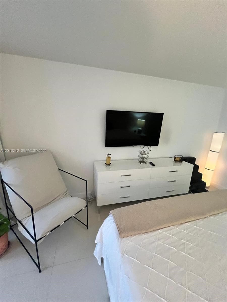 1717 N Bayshore Dr # 2453, Miami FL 33132 — 19