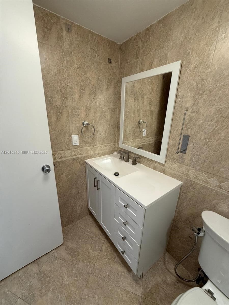 Indian Lk Village Phase 1, Miami, FL — 33