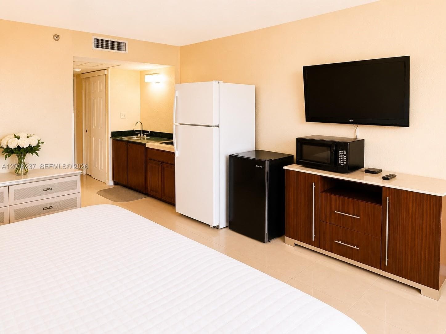 19201 Collins Ave # 707, Sunny Isles Beach FL 33160 — 10