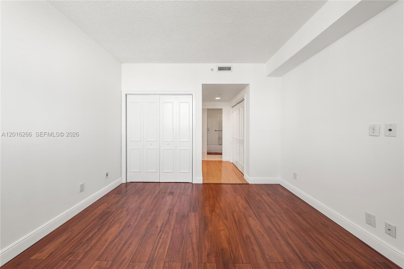 2475 Brickell Ave # 2206, Miami FL 33129 — 30