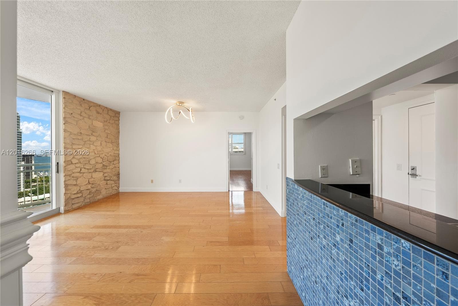 2475 Brickell Ave # 2206, Miami FL 33129 — 33