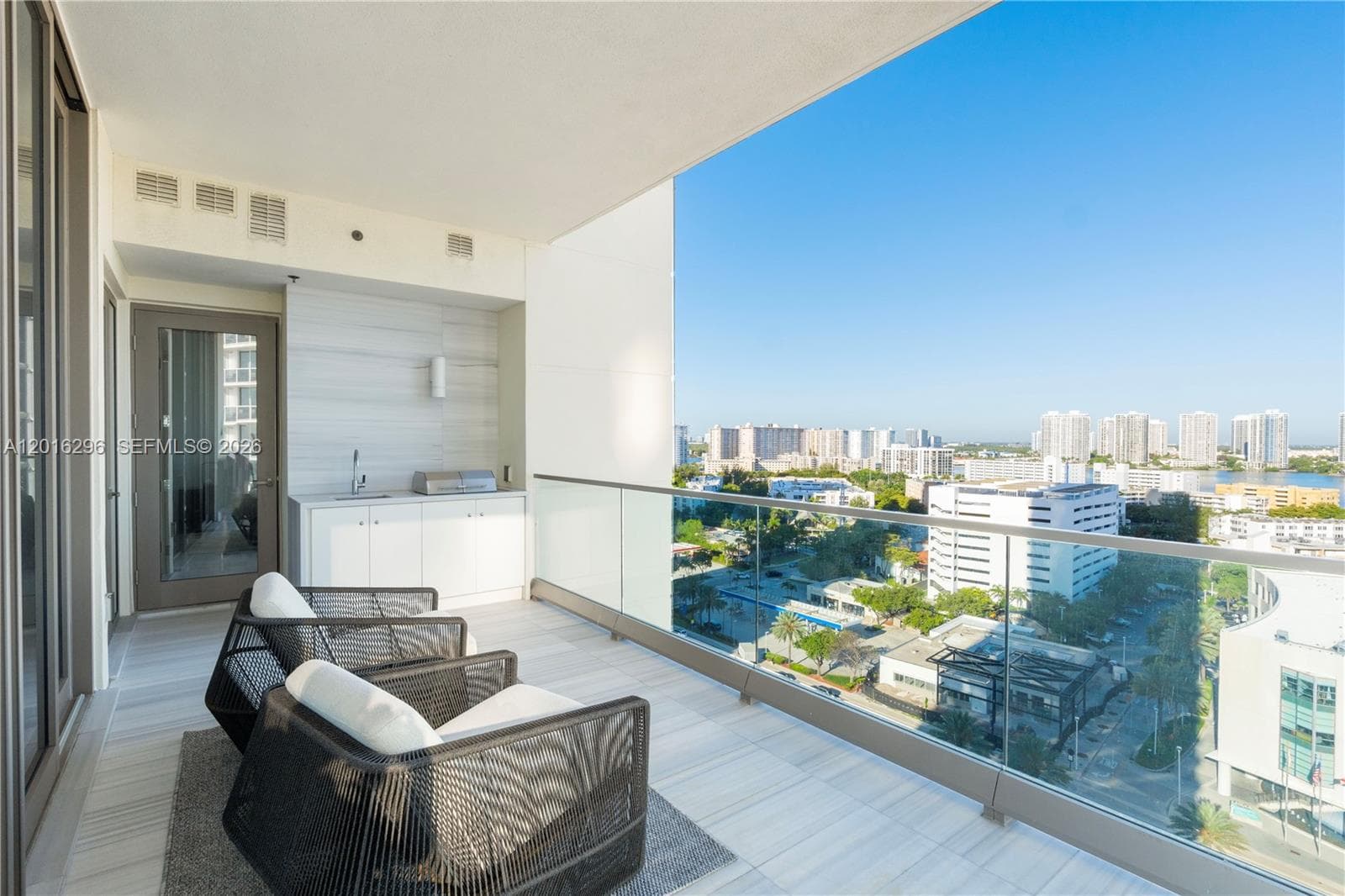 17975 Collins Ave # 1402, Sunny Isles Beach FL 33160 — 33