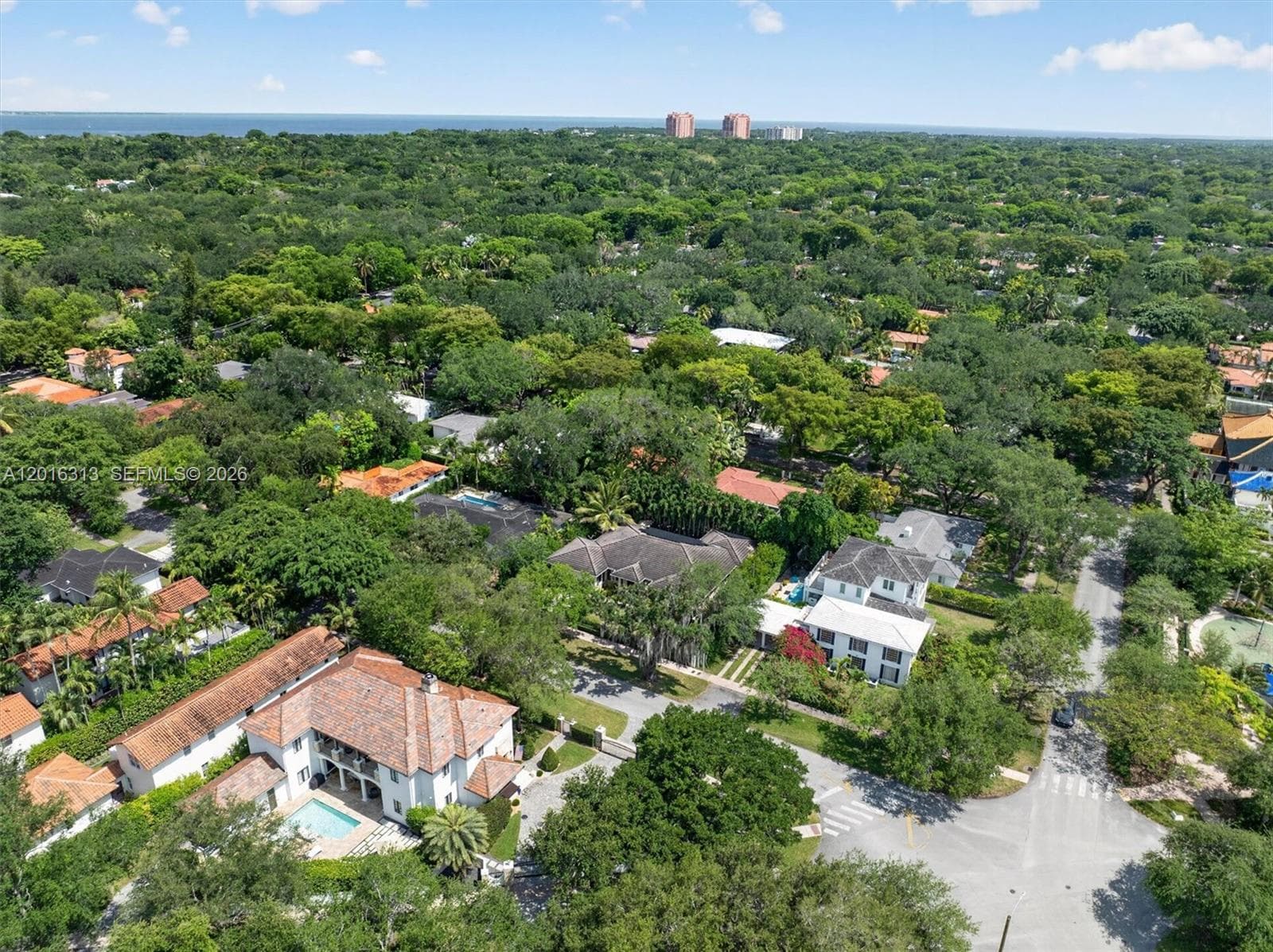 442 Amalfi Ave, Coral Gables FL 33146 — 72