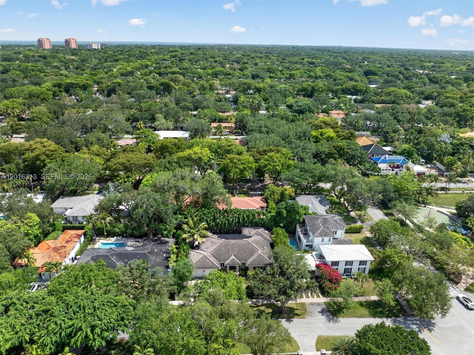 442 Amalfi Ave, Coral Gables FL 33146 — 73