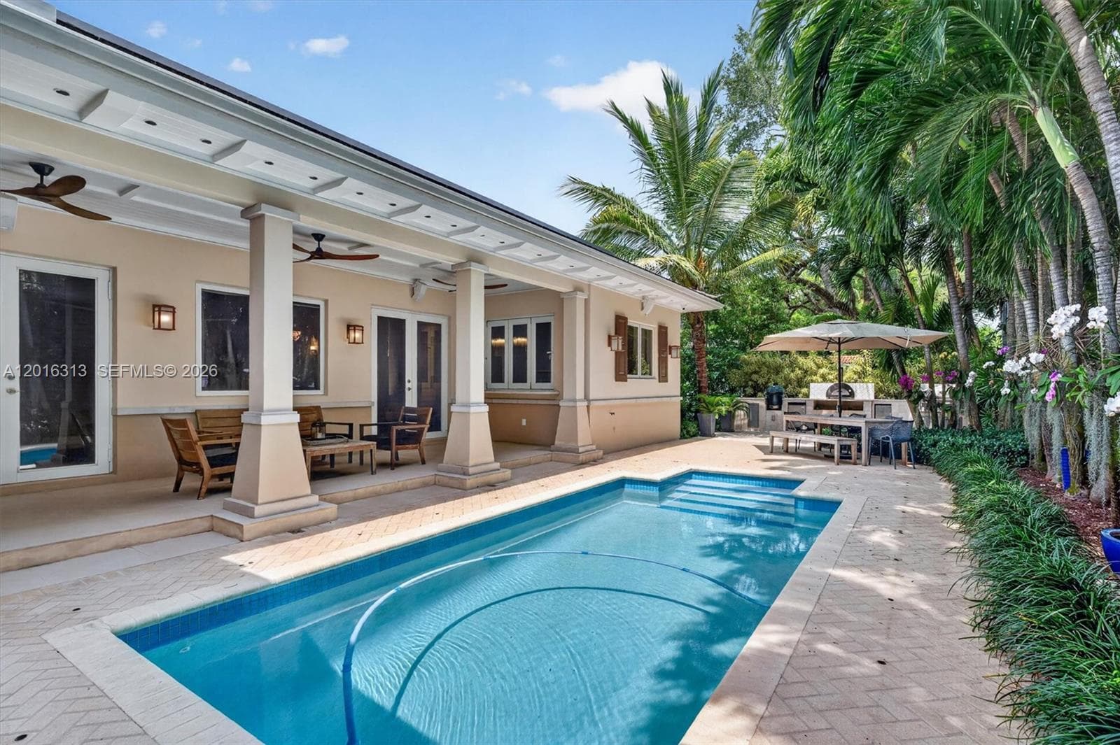 442 Amalfi Ave, Coral Gables FL 33146 — 32
