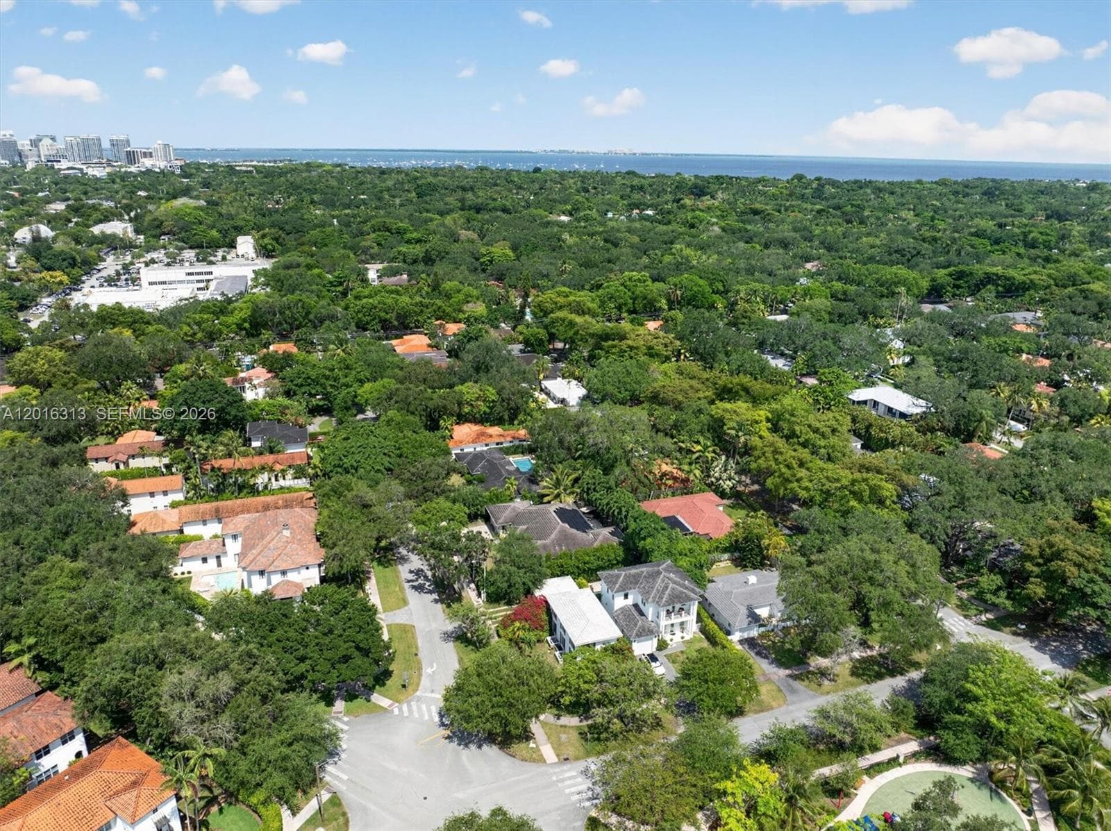 442 Amalfi Ave, Coral Gables FL 33146 — 71
