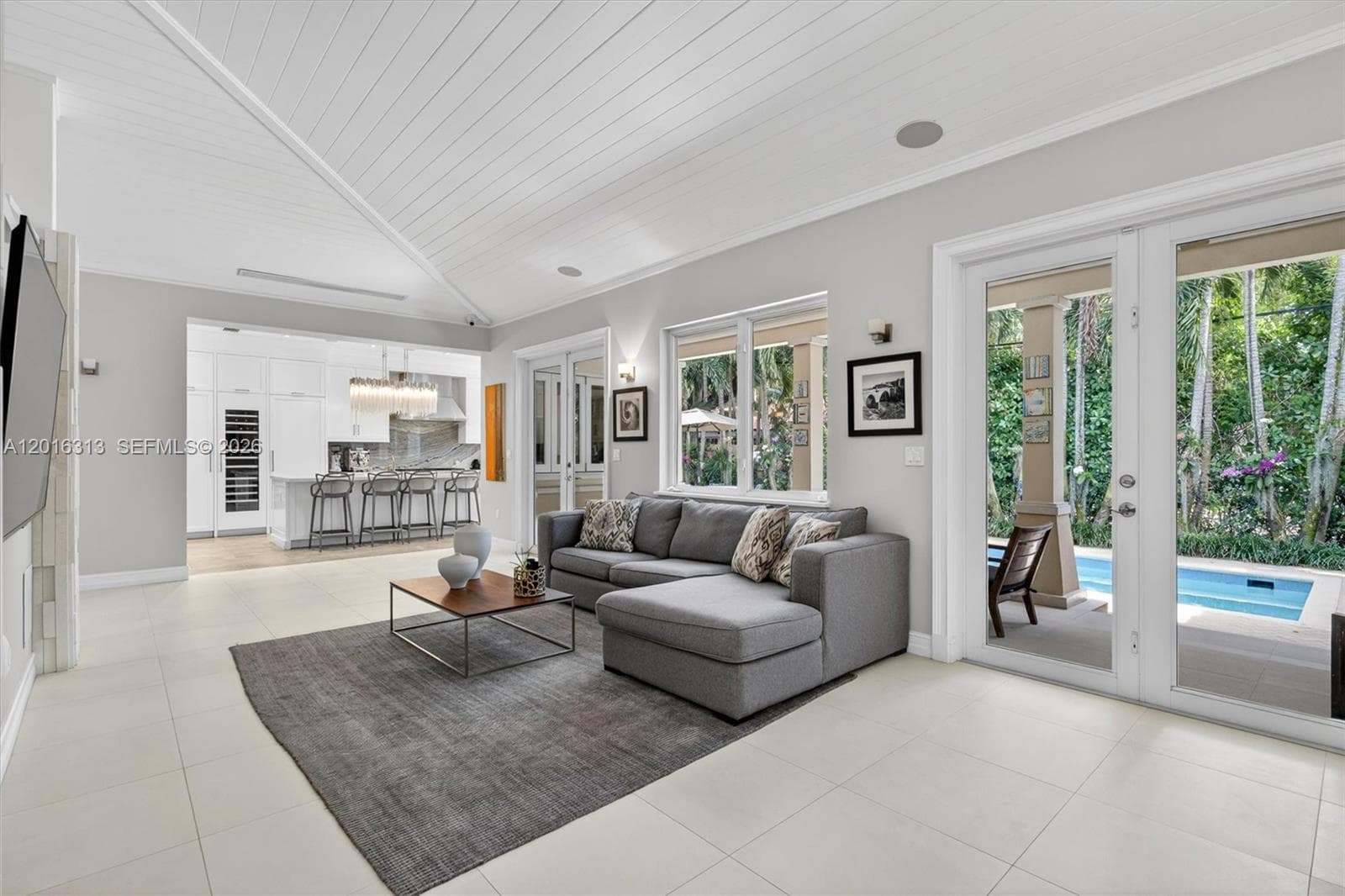442 Amalfi Ave, Coral Gables FL 33146 — 19