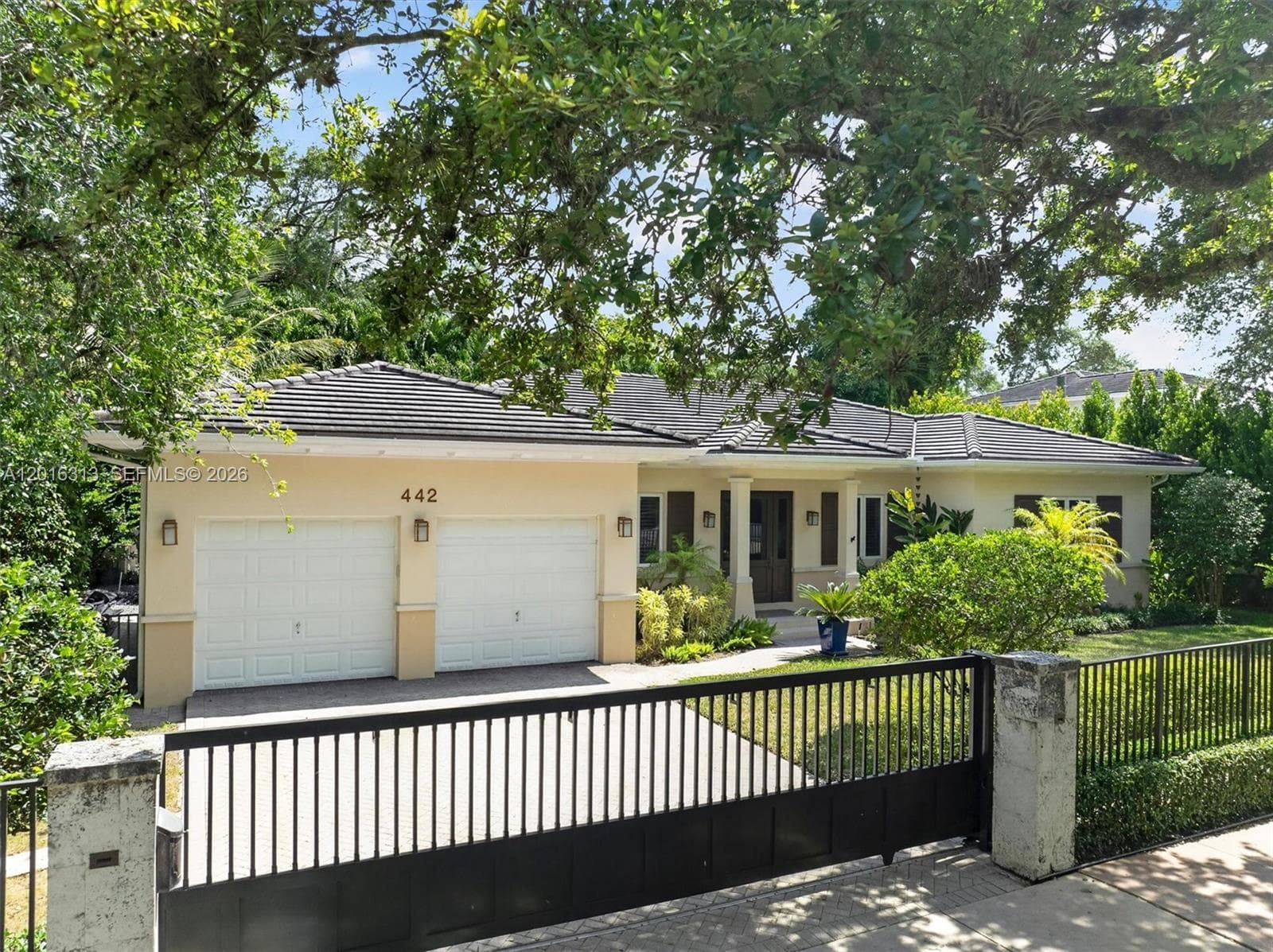 442 Amalfi Ave, Coral Gables FL 33146 — 64