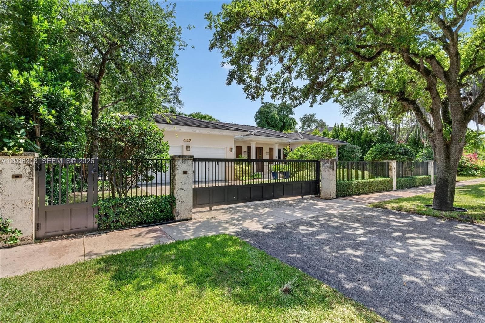 442 Amalfi Ave, Coral Gables FL 33146 — 4