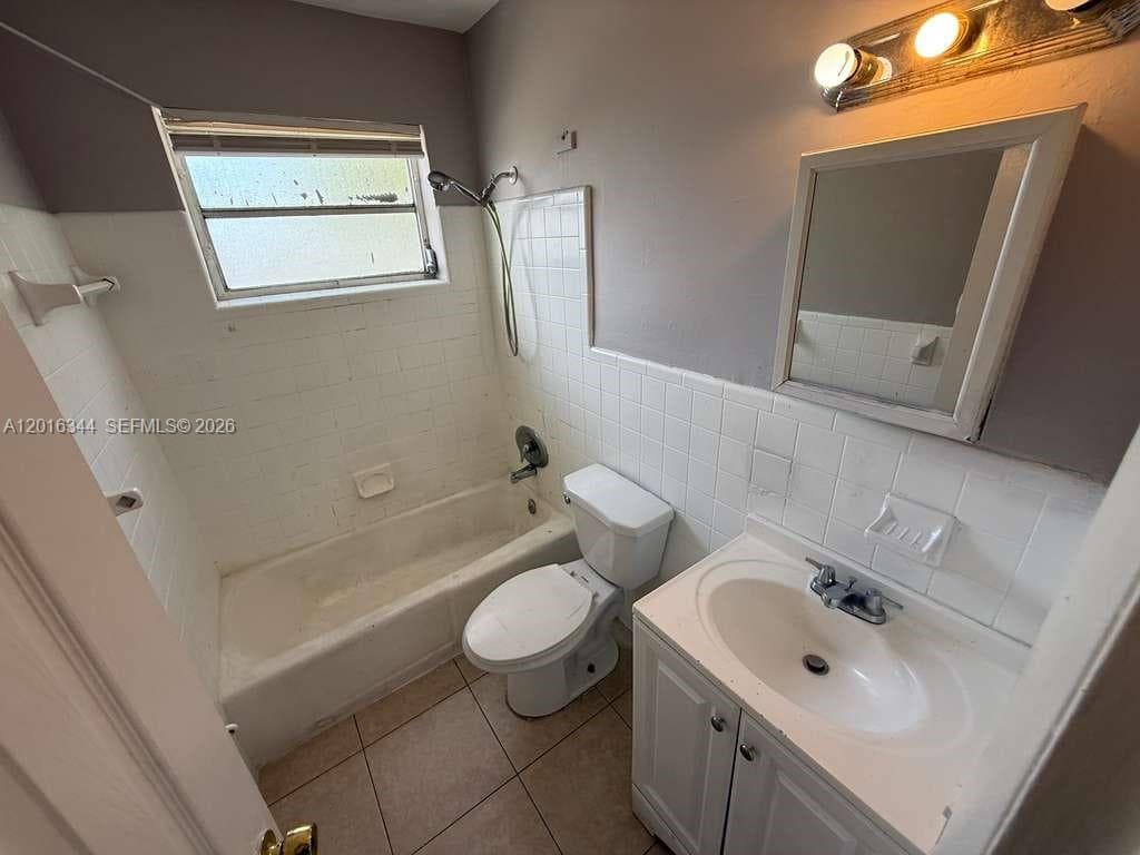 1646 NW 2nd St # 6, Miami FL 33125 — 6