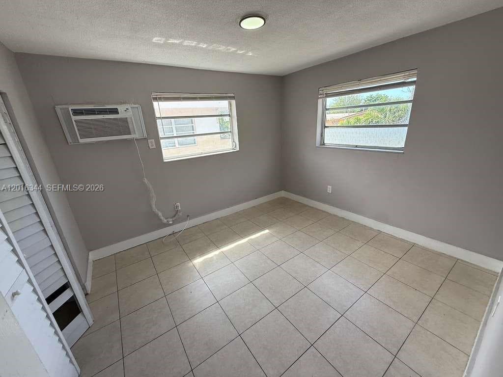 1646 NW 2nd St # 6, Miami FL 33125 — 4