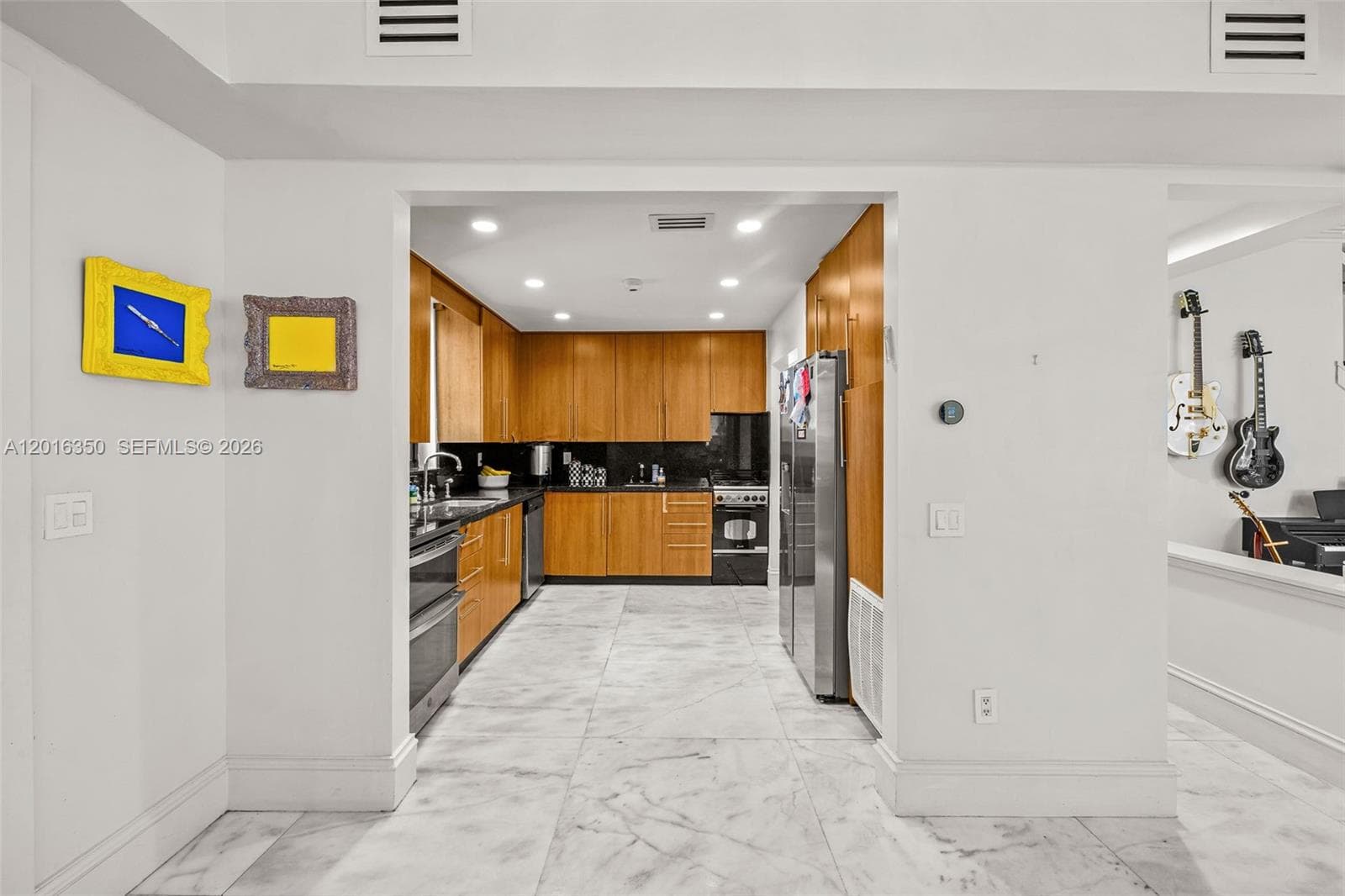 3420 Sheridan Ave, Miami Beach FL 33140 — 12