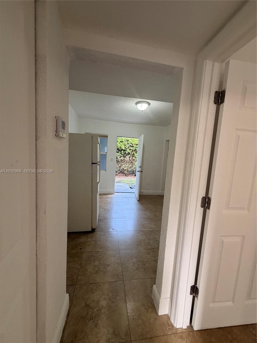 219 NW 10th St # 2, Miami FL 33136 — 3