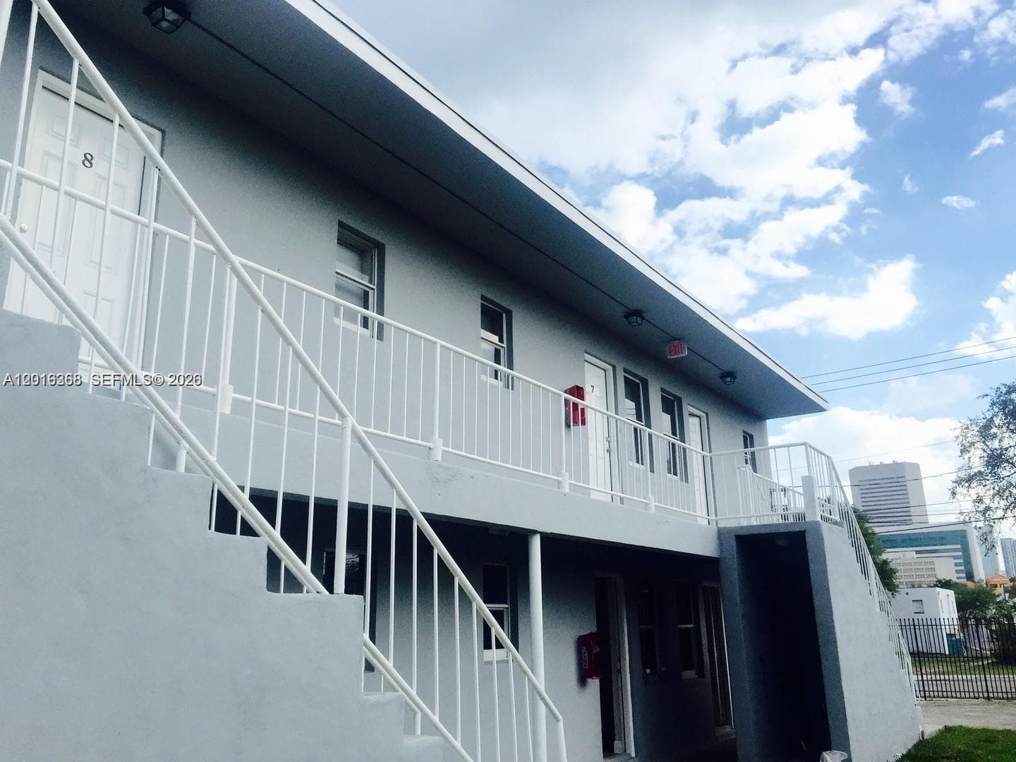 219 NW 10th St # 2, Miami FL 33136 — 1