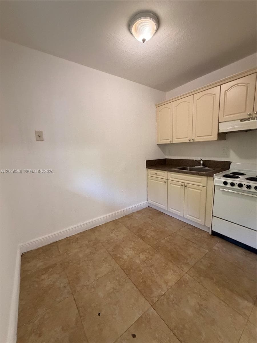 219 NW 10th St # 2, Miami FL 33136 — 8