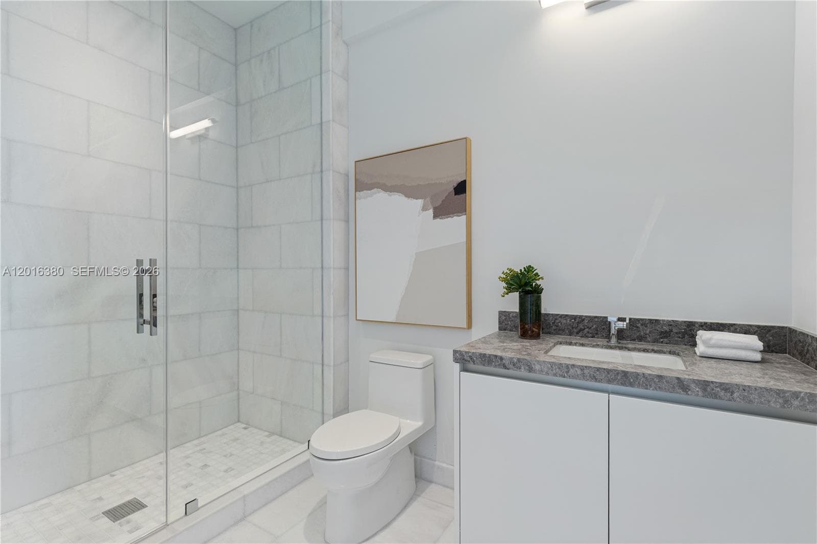 175 SE 25th road # 1601, Miami FL 33129 — 16