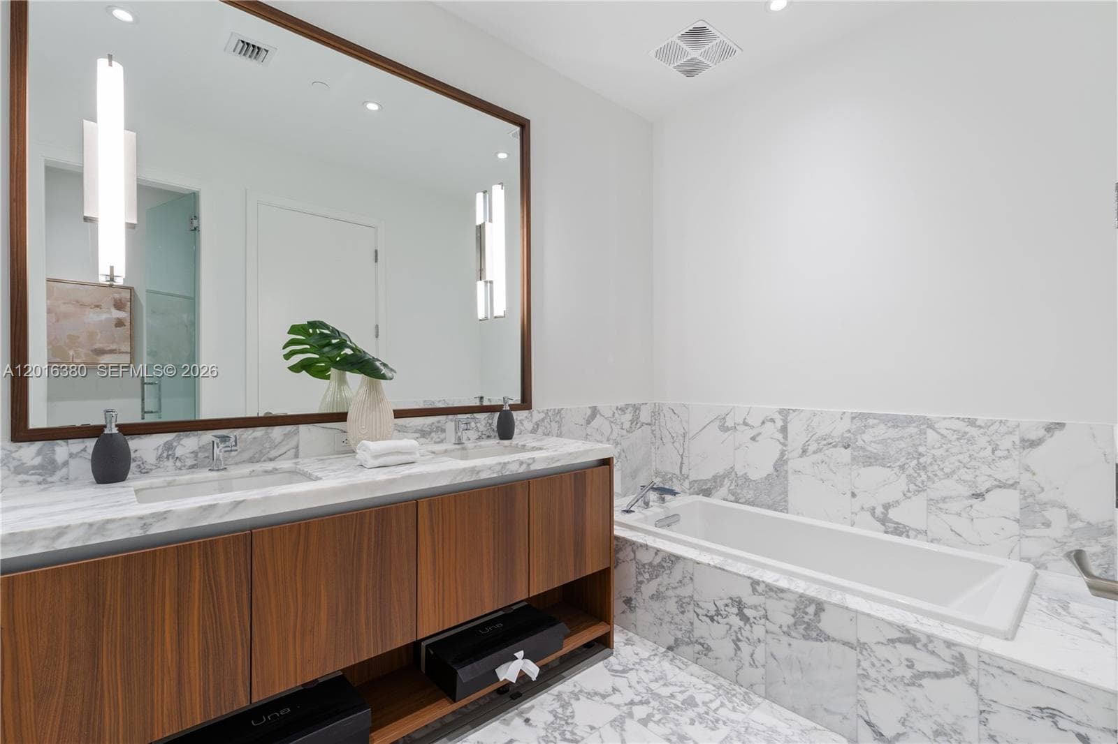 175 SE 25th road # 1601, Miami FL 33129 — 12