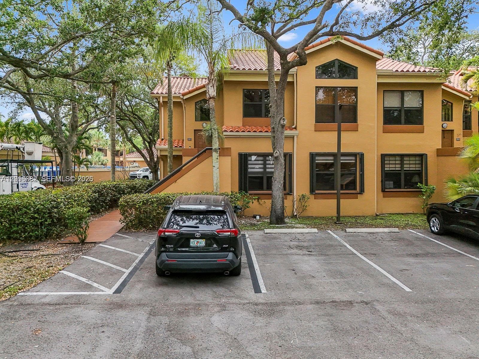 15533 N Miami Lakeway N # 19, Miami Lakes FL 33014 — 27