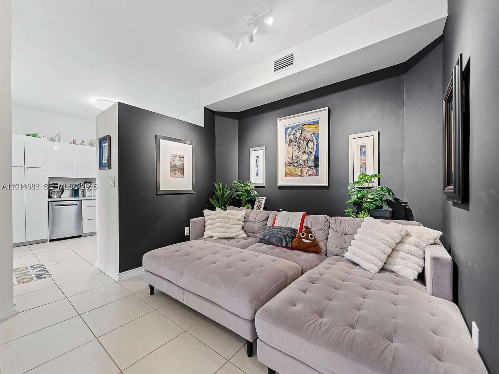 15533 N Miami Lakeway N # 19, Miami Lakes FL 33014 — 1