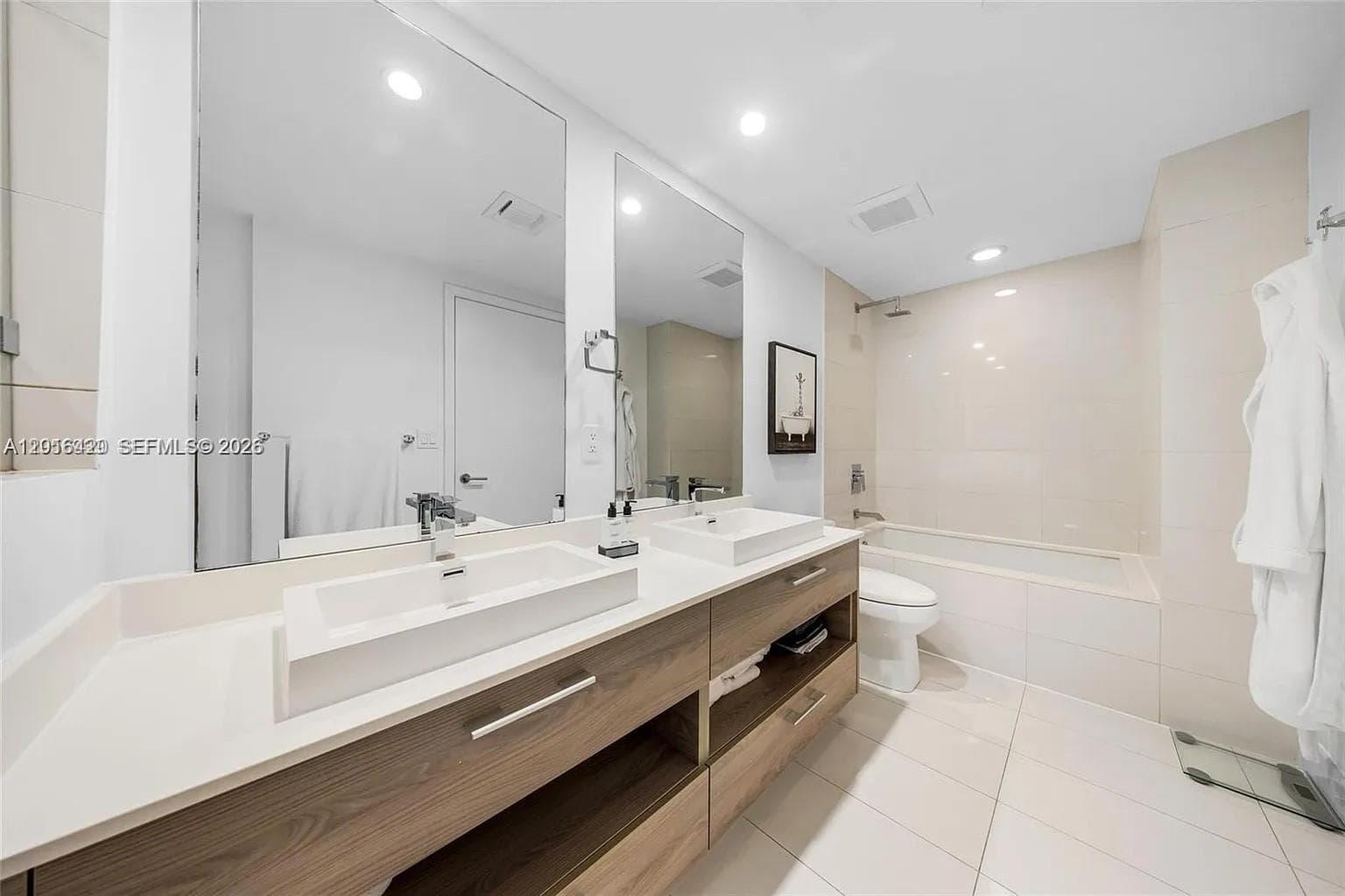 1300 S Miami Ave # 4704, Miami FL 33130 — 13