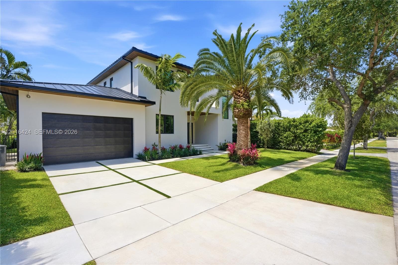 1940 Alamanda Dr, North Miami FL 33181 — 39