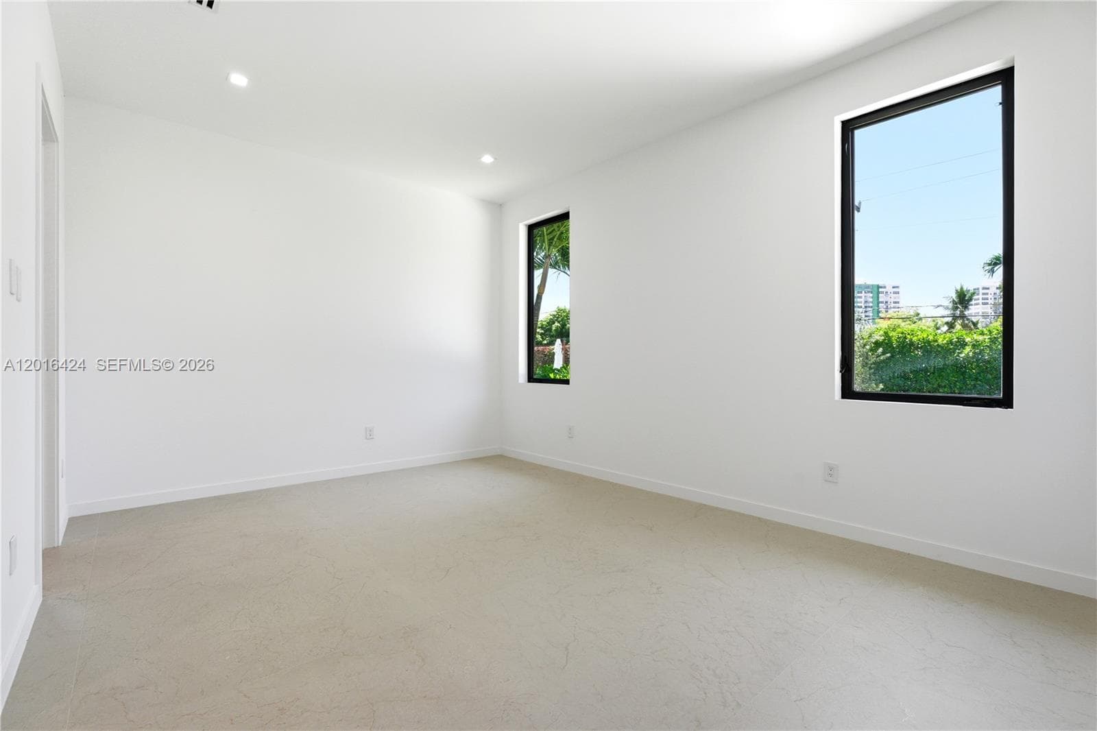 1940 Alamanda Dr, North Miami FL 33181 — 21
