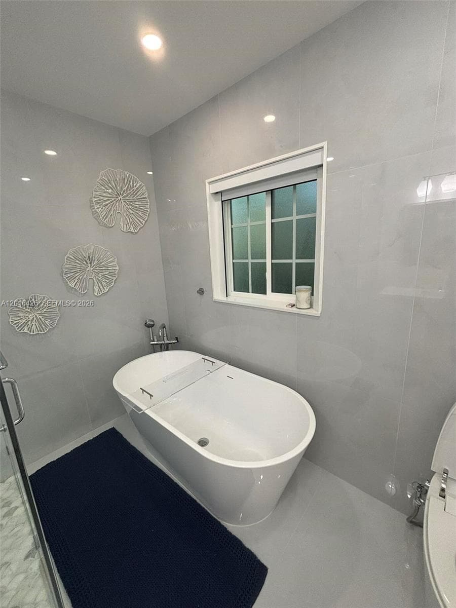 7511 Miami View Dr # 0, North Bay Village FL 33141 — 23