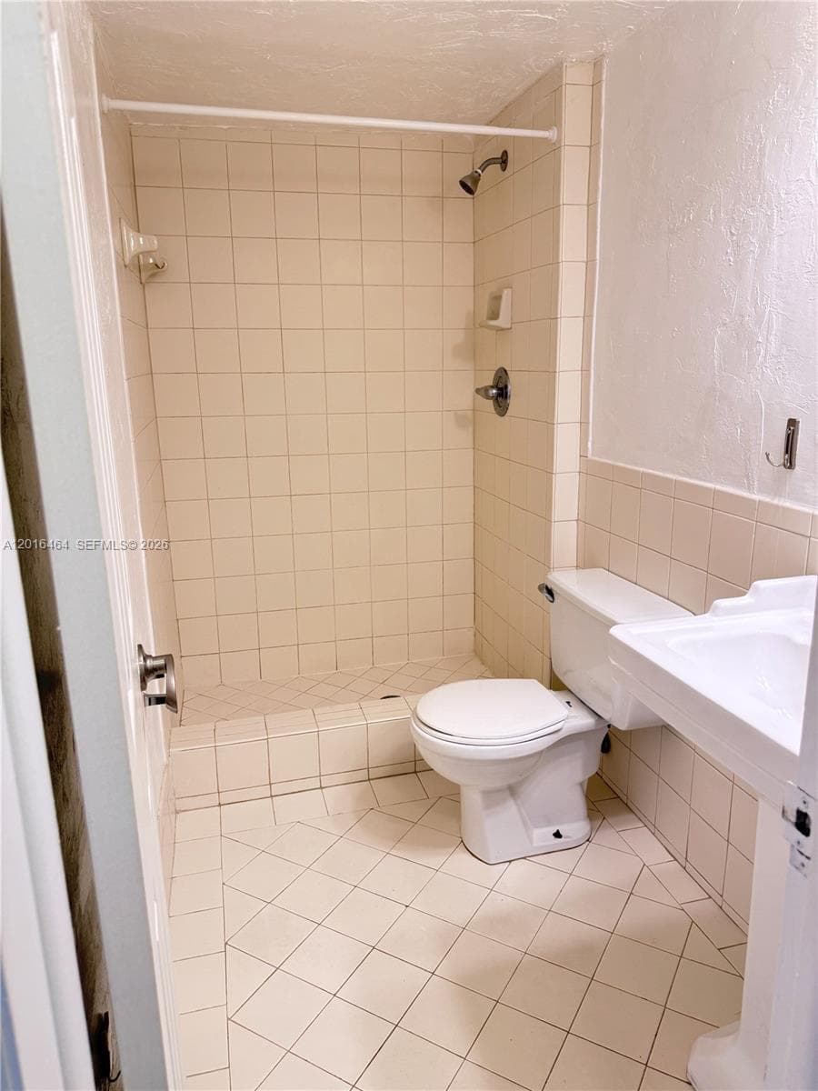 1205 Mariposa Ave # 301, Coral Gables FL 33146 — 7