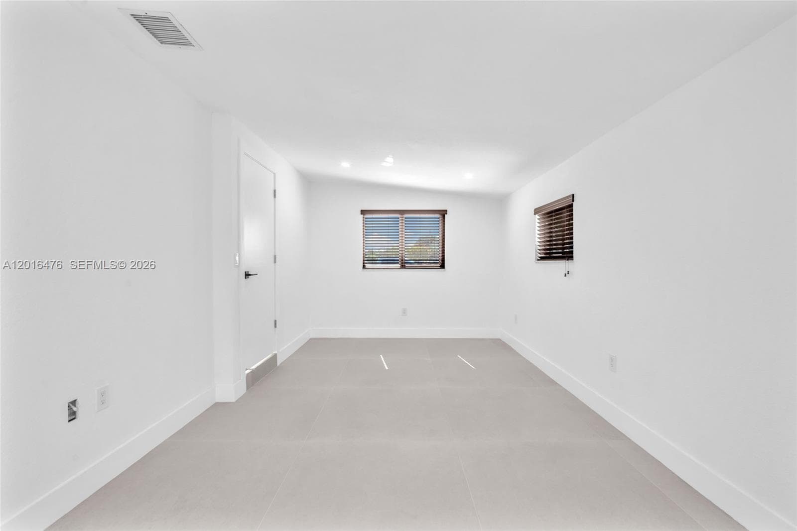 17911 NW 82nd Ave, Hialeah FL 33015 — 19