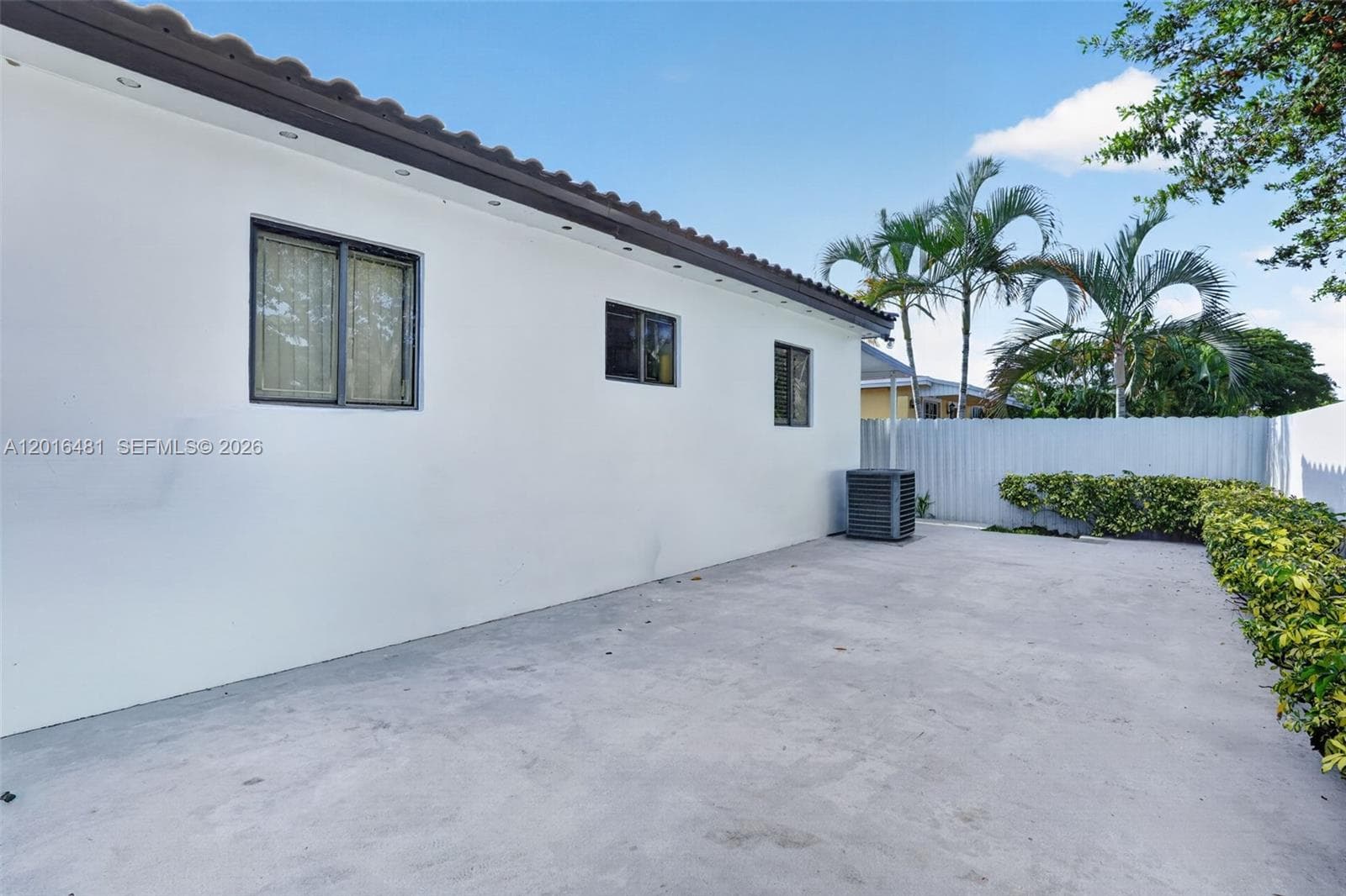 2451 NW 11th St, Miami FL 33125 — 41