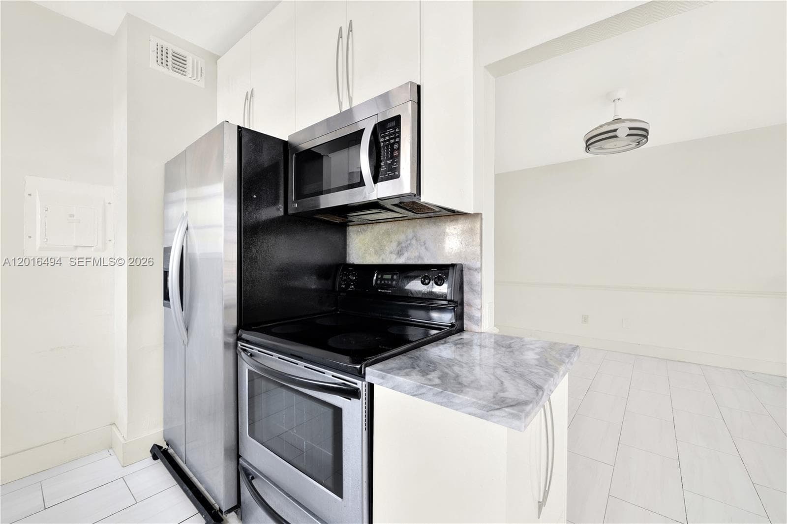610 8th St # 102, Miami Beach FL 33139 — 12