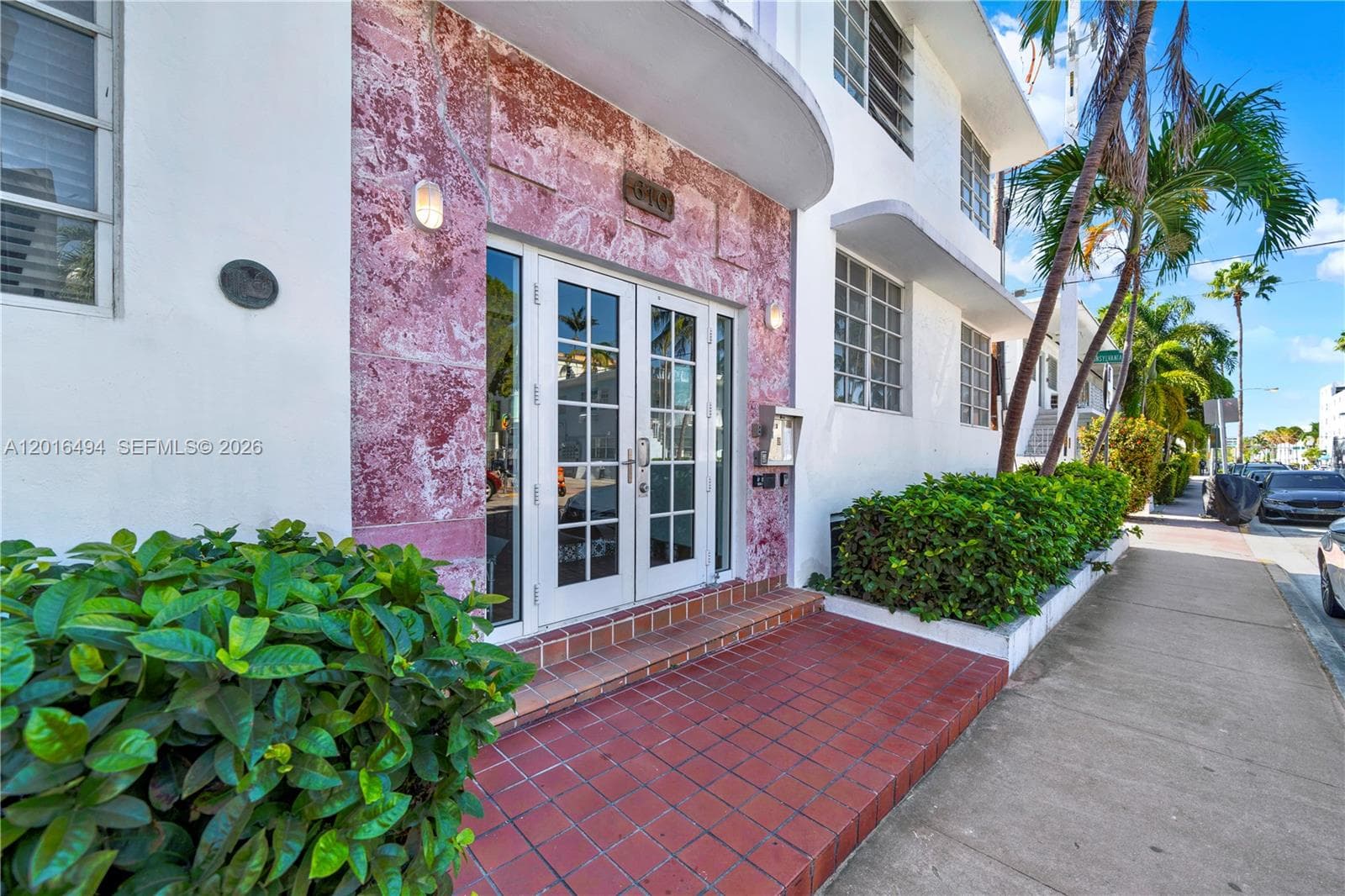 610 8th St # 102, Miami Beach FL 33139 — 1