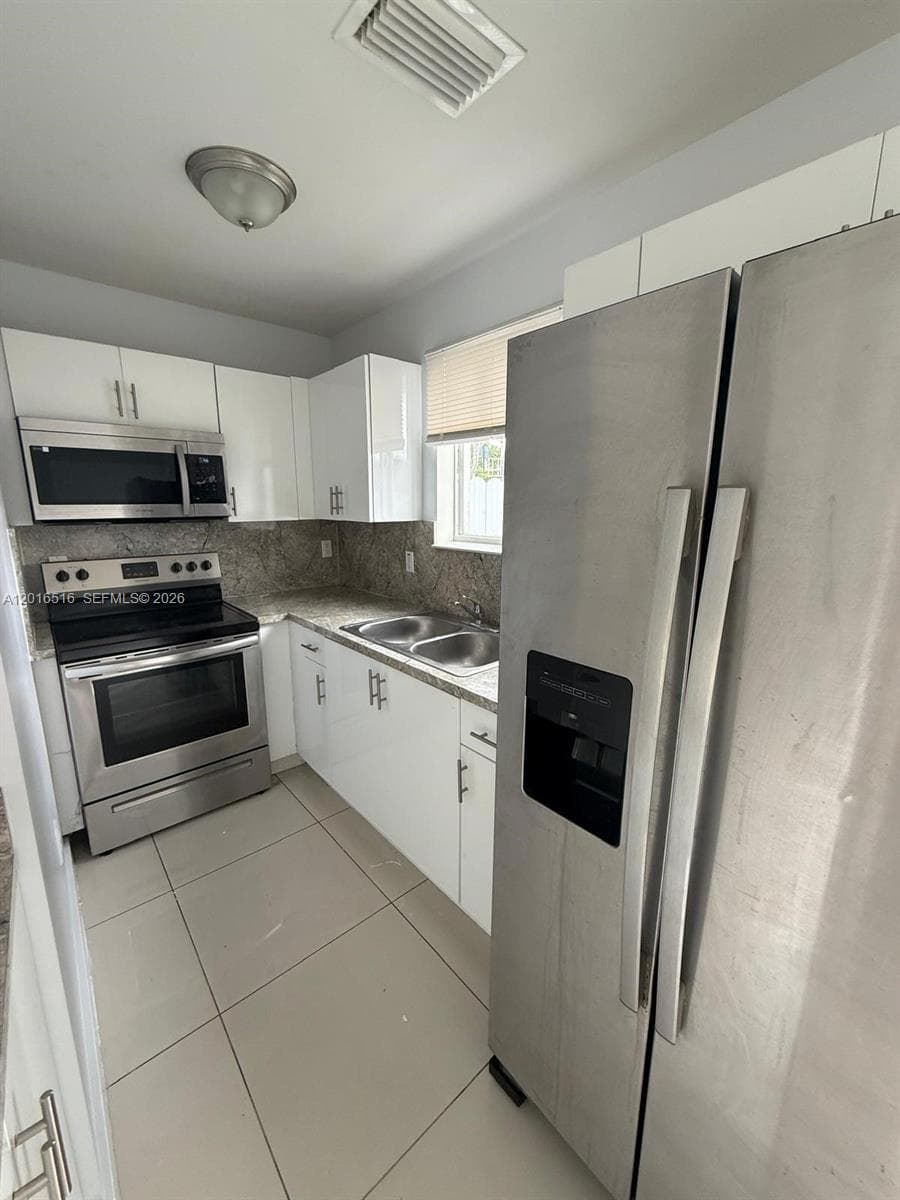 2121-2125 NW 72nd St, Miami FL 33147 — 6