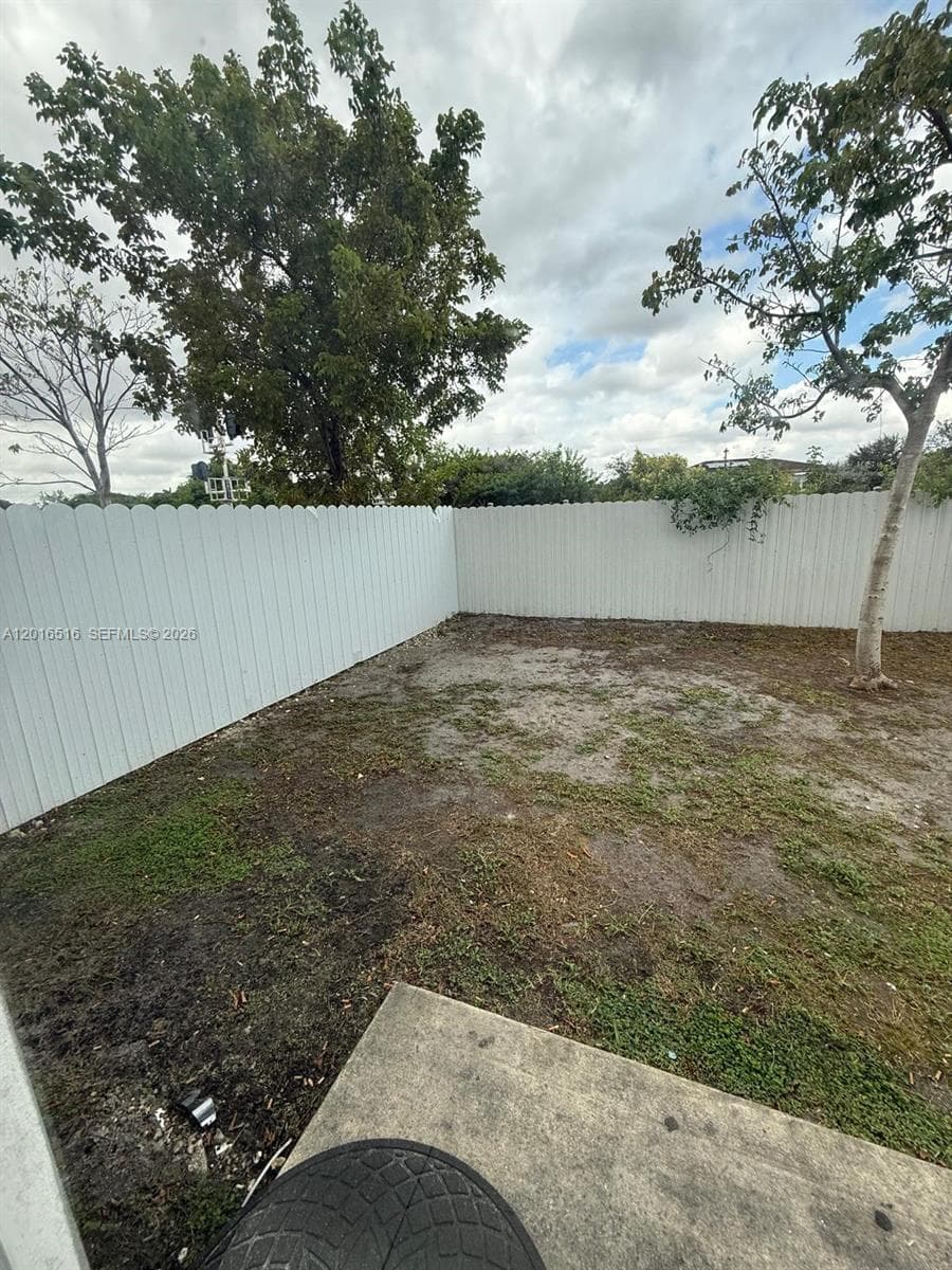 2121-2125 NW 72nd St, Miami FL 33147 — 5