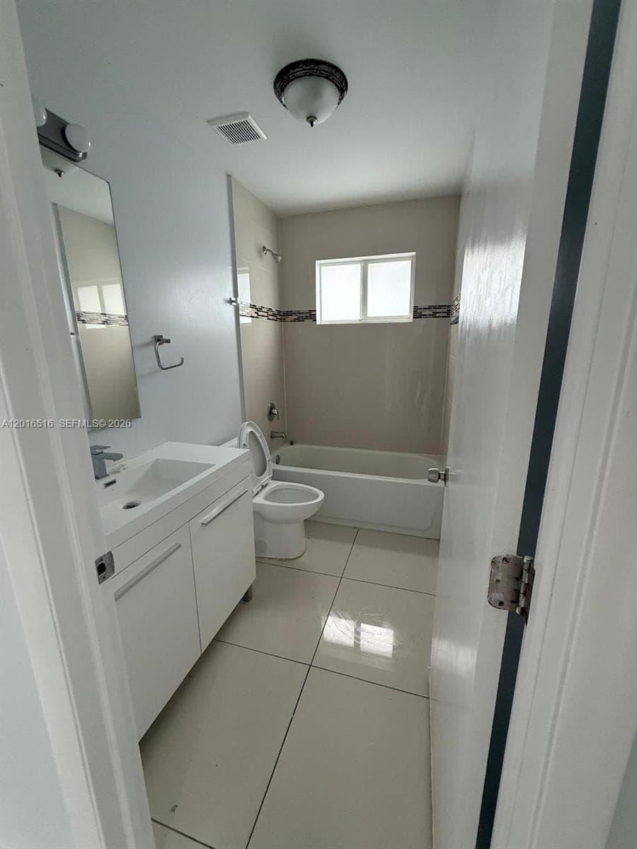 2121-2125 NW 72nd St, Miami FL 33147 — 11
