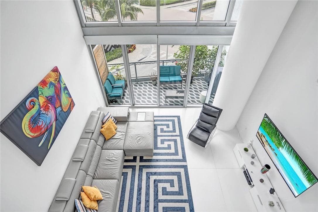 90 SW 3rd Street, Miami FL 33130 — 2