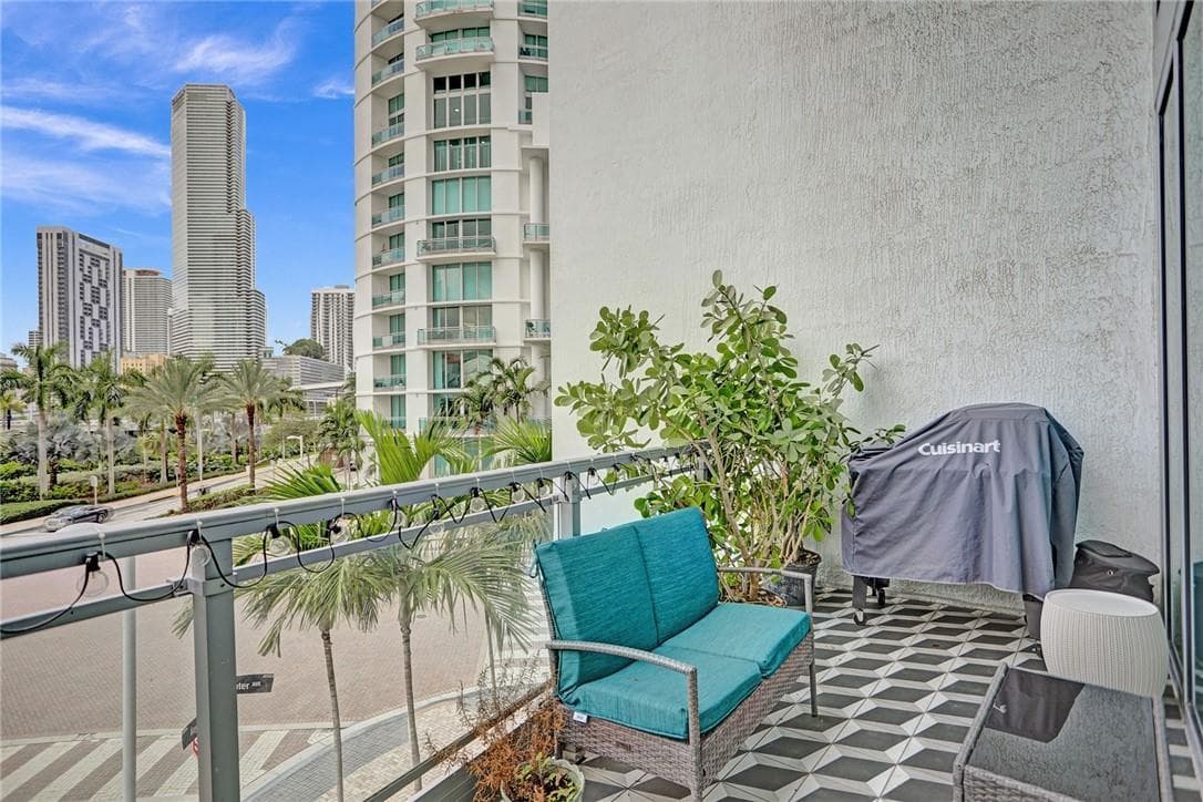 90 SW 3rd Street, Miami FL 33130 — 17